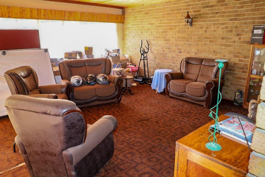 4 Bedroom Property for Sale in Heilbron Free State